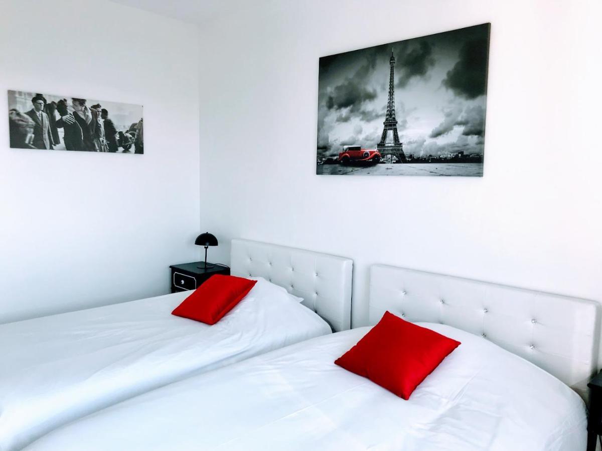 Appartamento Eiffel Tower Penthouse Parigi Esterno foto