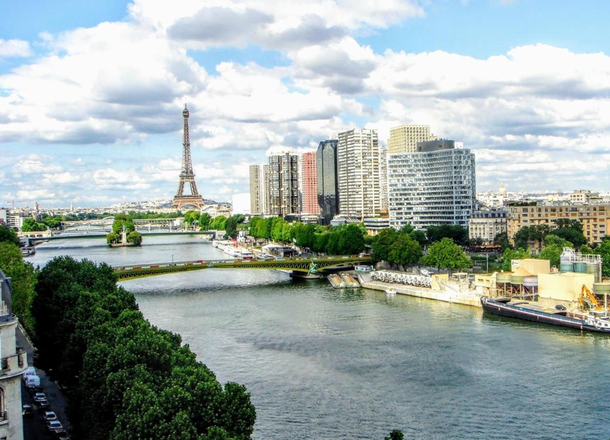 Appartamento Eiffel Tower Penthouse Parigi Esterno foto